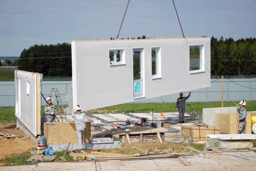 Застройщики, занимающиеся строительством частных домов и коттеджей, также отмечают снижение стоимости 1 кв. м в своих проектах на фоне сокращения цен на стройматериалы&nbsp;